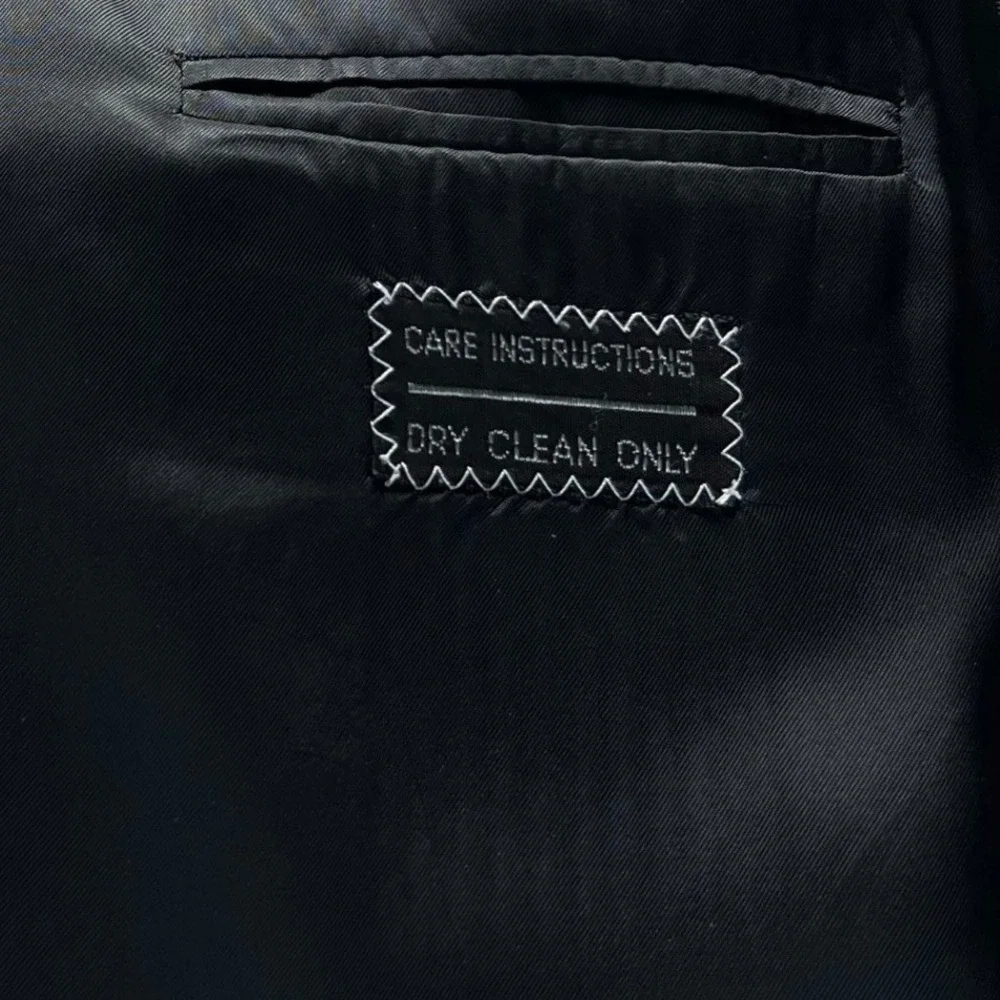Vintage Mani‎ by Giorgio Armani Black Wool Tuxedo Jacket Satin Peak 40R Italy
